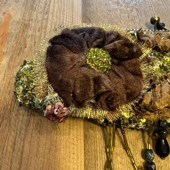 Vintage Wayne M. Kleski Katherine's Collection Gold Sequin Velvet Flower Clutch - Picture 4 of 15